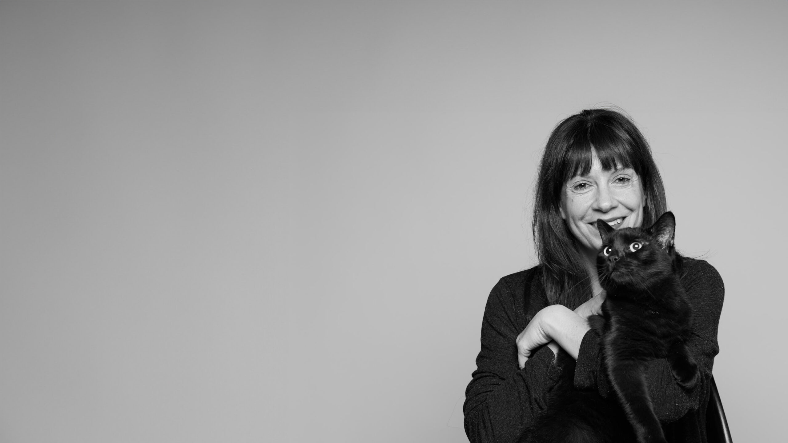 Τατιάνα Γιομπαζολιά και γάτος Ζεν